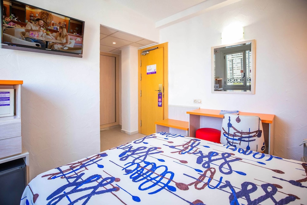 Hotel Servigroup Orange — Hotel rooms in Benidorm, Valencian Community