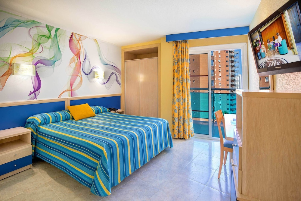 Hotel Servigroup Rialto — Hotel rooms in Benidorm, Valencian Community