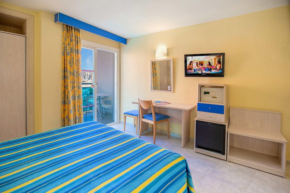 Hotel Servigroup Rialto — Hotel rooms in Benidorm, Valencian Community