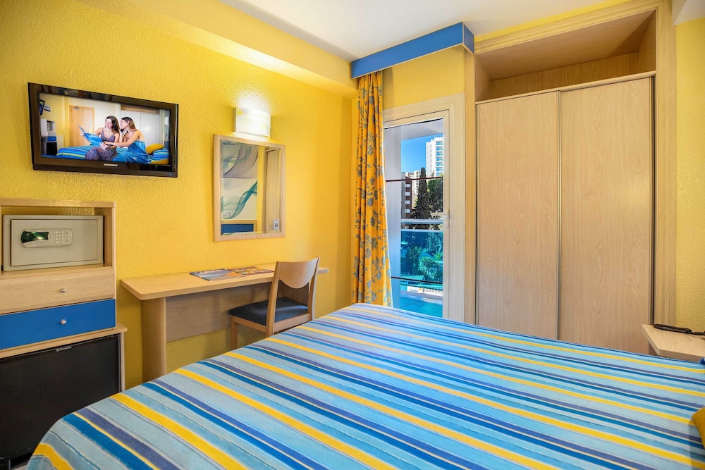 Hotel Servigroup Rialto — Hotel rooms in Benidorm, Valencian Community