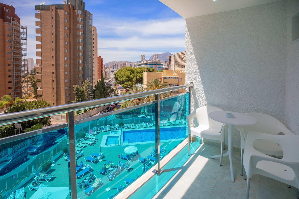 Hotel Servigroup Rialto — Swimming pool in Benidorm, Valencian Community