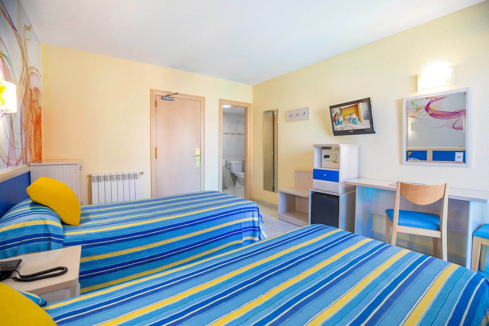 Hotel Servigroup Rialto — Hotel rooms in Benidorm, Valencian Community