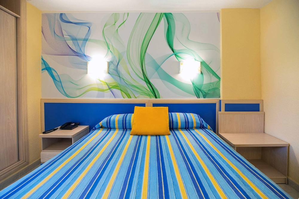 Hotel Servigroup Rialto — Hotel rooms in Benidorm, Valencian Community