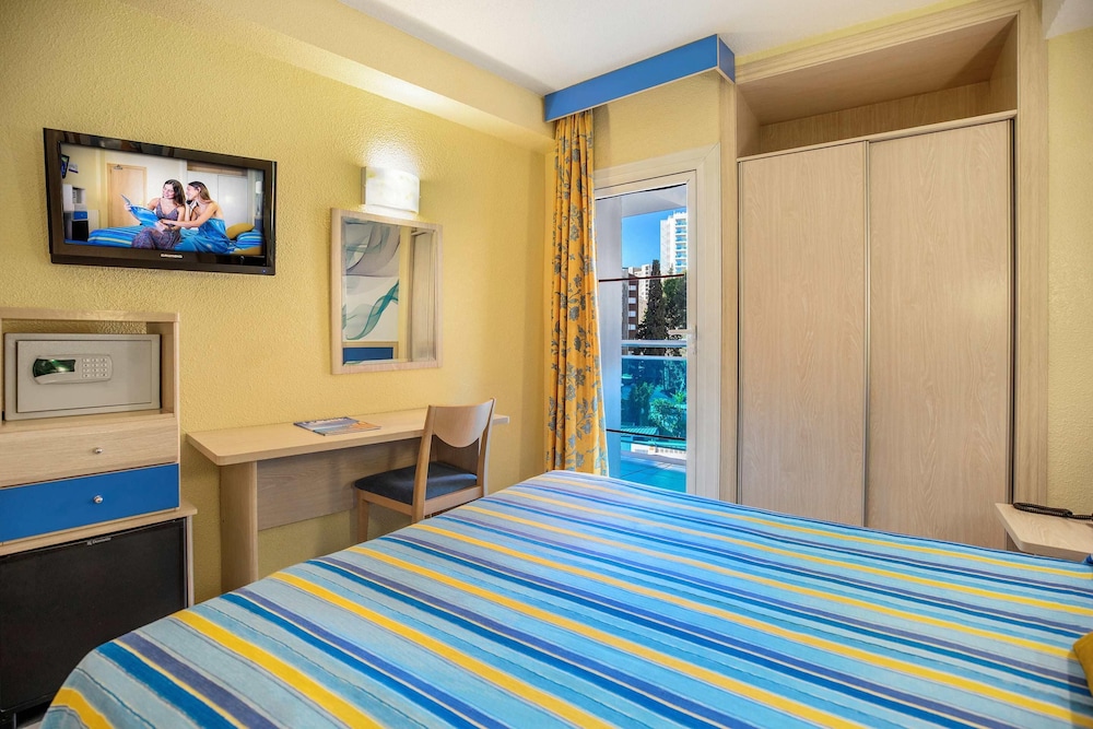 Hotel Servigroup Rialto — Hotel rooms in Benidorm, Valencian Community