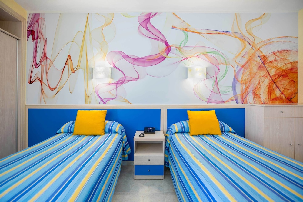 Hotel Servigroup Rialto — Hotel rooms in Benidorm, Valencian Community