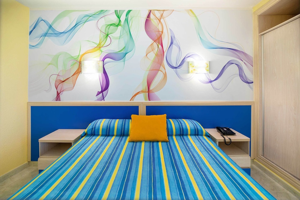 Hotel Servigroup Rialto — Hotel rooms in Benidorm, Valencian Community