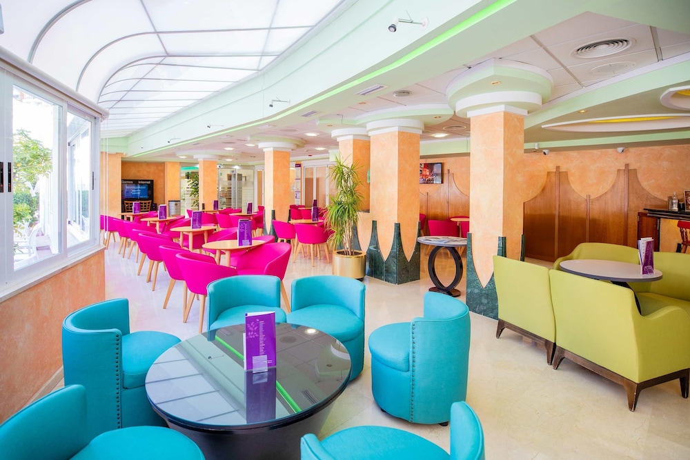 Hotel Servigroup Rialto — Restaurant & bars in Benidorm, Valencian Community