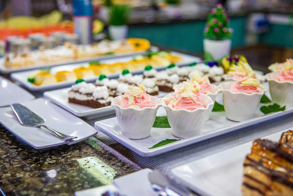 Hotel Servigroup Rialto — Restaurant & bars in Benidorm, Valencian Community