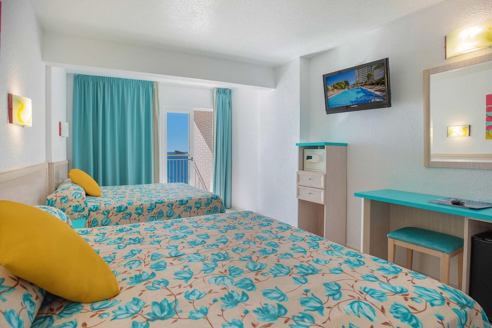 Hotel Servigroup Torre Dorada — Hotel rooms in Benidorm, Valencian Community