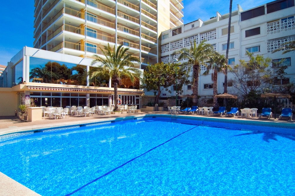 Hotel Servigroup Torre Dorada — Swimming pool in Benidorm, Valencian Community