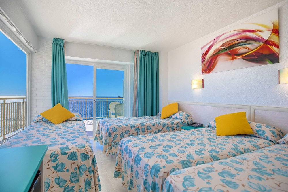 Hotel Servigroup Torre Dorada — Hotel rooms in Benidorm, Valencian Community
