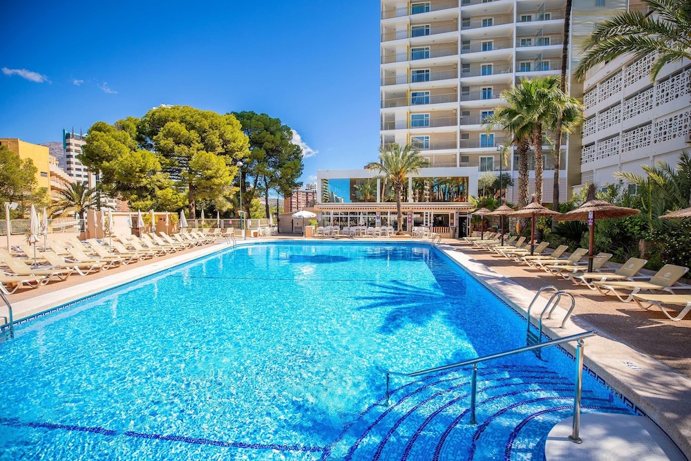 Hotel Servigroup Torre Dorada — Swimming pool in Benidorm, Valencian Community