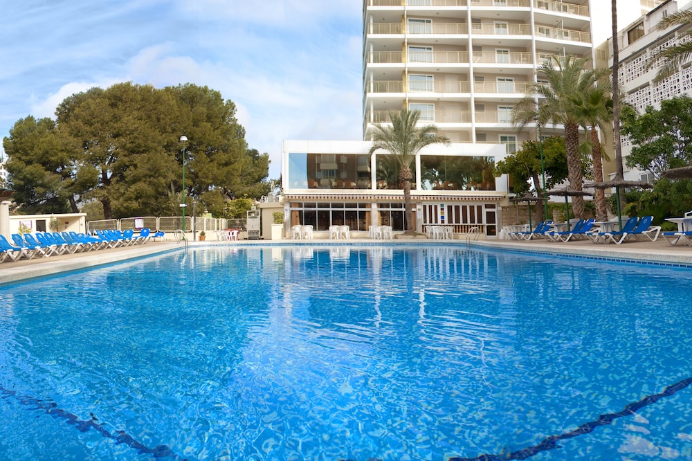 Hotel Servigroup Torre Dorada — Swimming pool in Benidorm, Valencian Community
