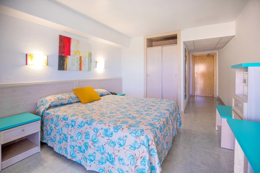 Hotel Servigroup Torre Dorada — Hotel rooms in Benidorm, Valencian Community