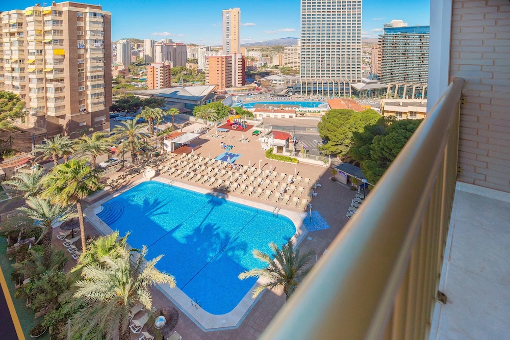Hotel Servigroup Torre Dorada — Swimming pool in Benidorm, Valencian Community
