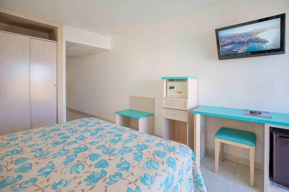 Hotel Servigroup Torre Dorada — Hotel rooms in Benidorm, Valencian Community