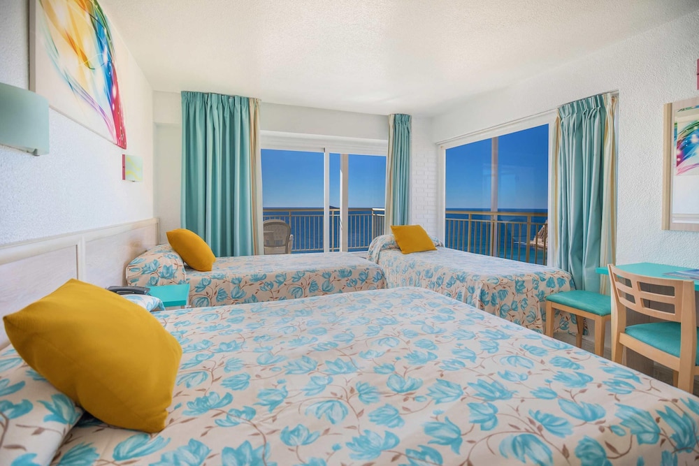 Hotel Servigroup Torre Dorada — Hotel rooms in Benidorm, Valencian Community