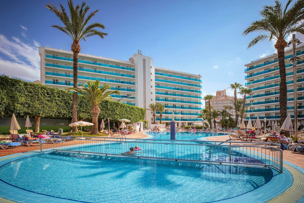 Hotel Servigroup Venus — Swimming pool in Benidorm, Valencian Community