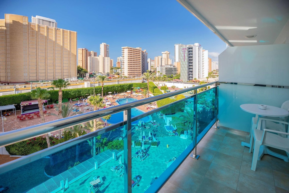 Hotel Servigroup Venus — Swimming pool in Benidorm, Valencian Community