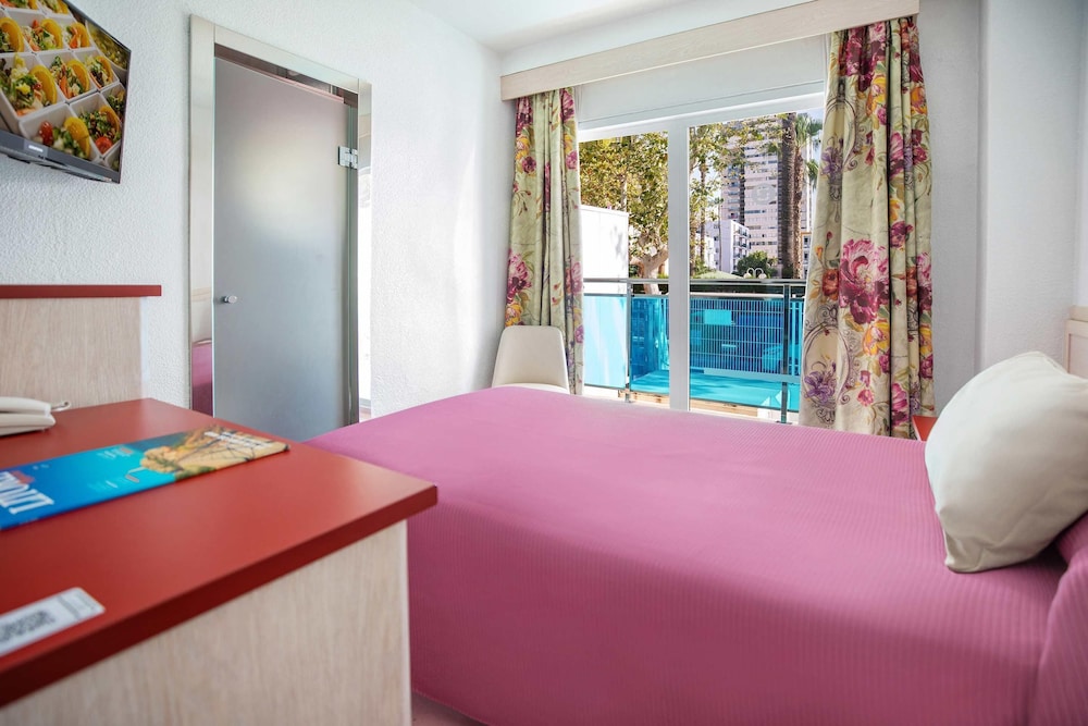 Hotel Servigroup Venus — Hotel rooms in Benidorm, Valencian Community