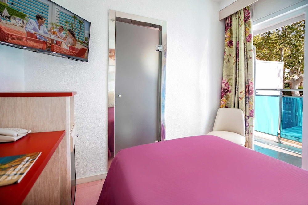 Hotel Servigroup Venus — Hotel rooms in Benidorm, Valencian Community