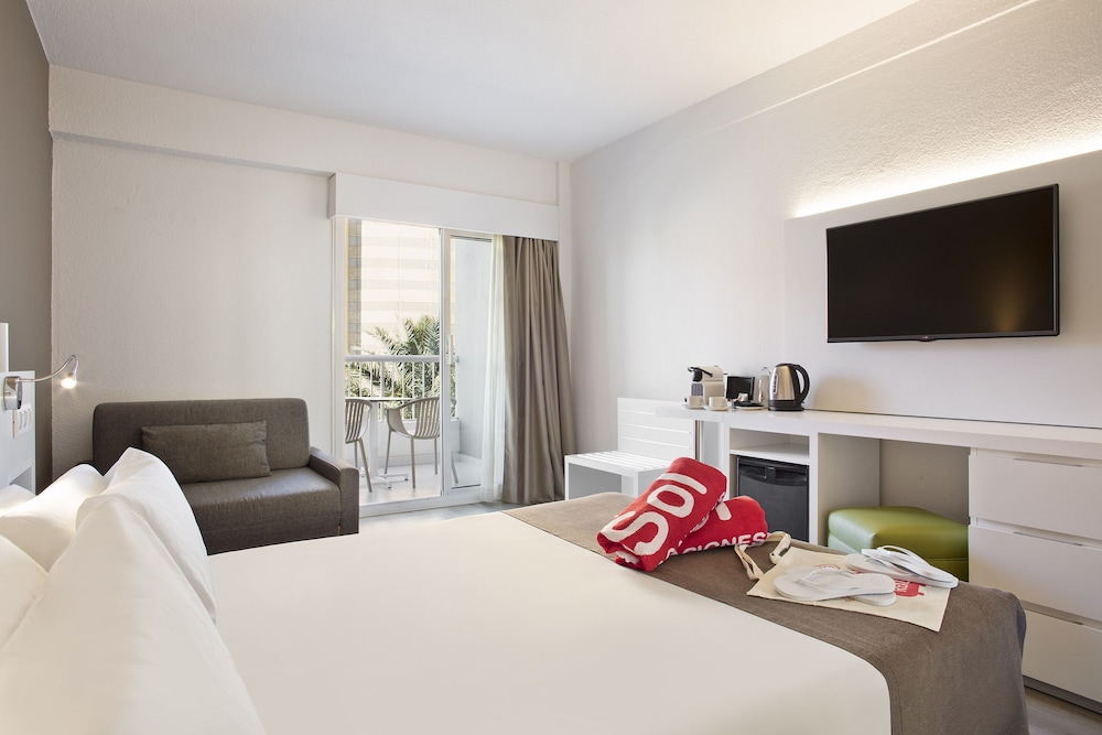Sol Pelícanos Ocas — Hotel rooms in Benidorm, Valencian Community