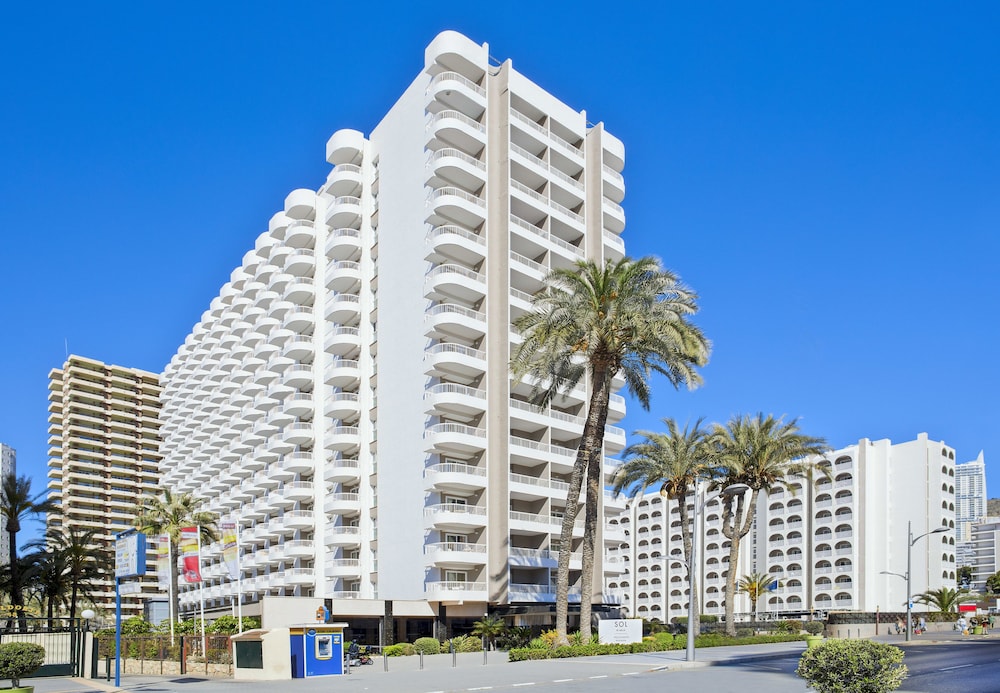 Sol Pelícanos Ocas — Hotel building in Benidorm, Valencian Community