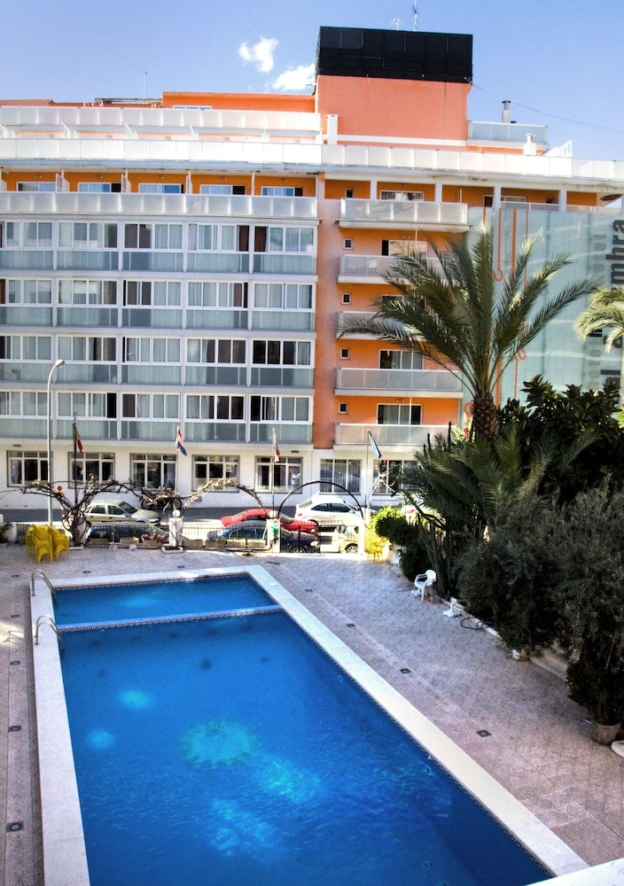 Hotel Sol & Sombra — Hotel building in Benidorm, Valencian Community