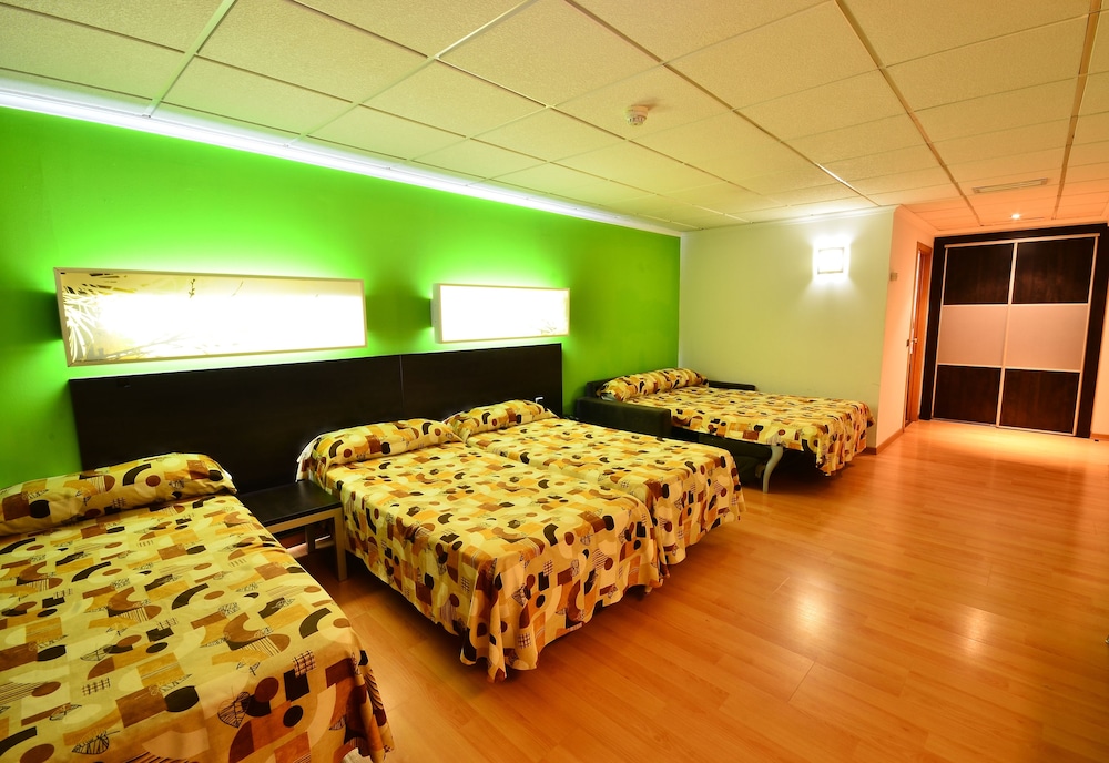 Hotel Sol & Sombra — Hotel rooms in Benidorm, Valencian Community