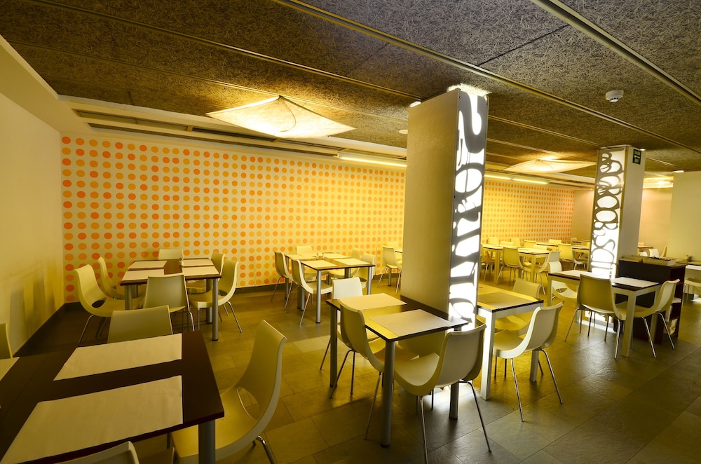 Hotel Sol & Sombra — Restaurant & bars in Benidorm, Valencian Community