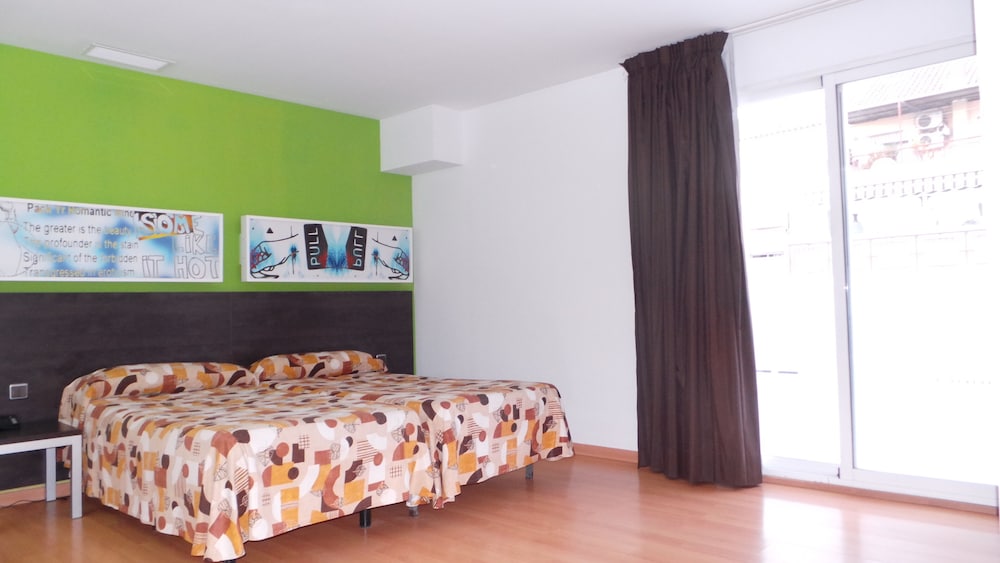 Hotel Sol & Sombra — Hotel rooms in Benidorm, Valencian Community