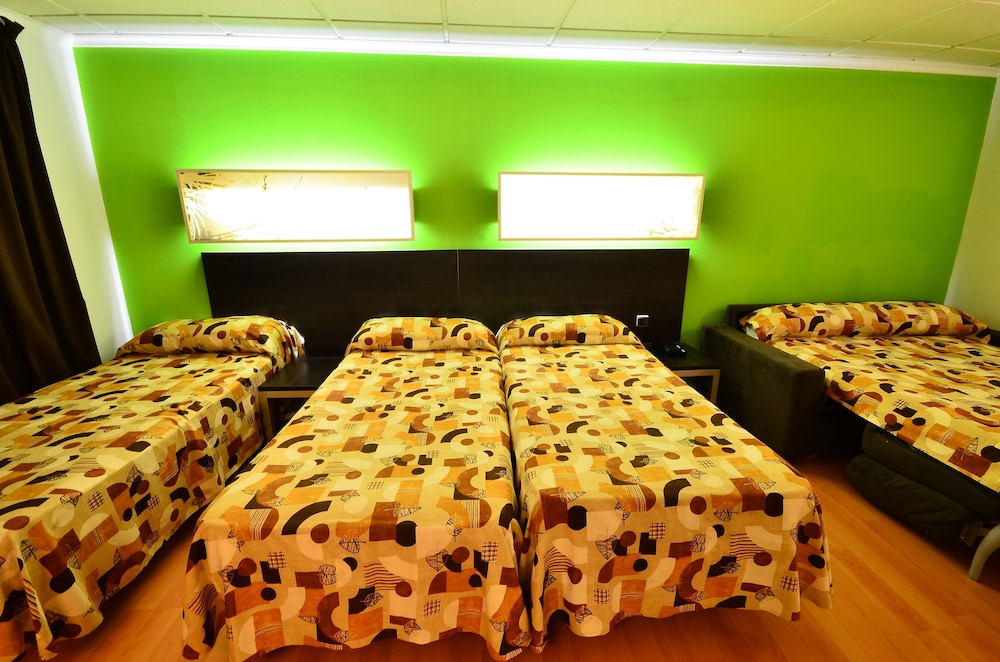 Hotel Sol & Sombra — Hotel rooms in Benidorm, Valencian Community