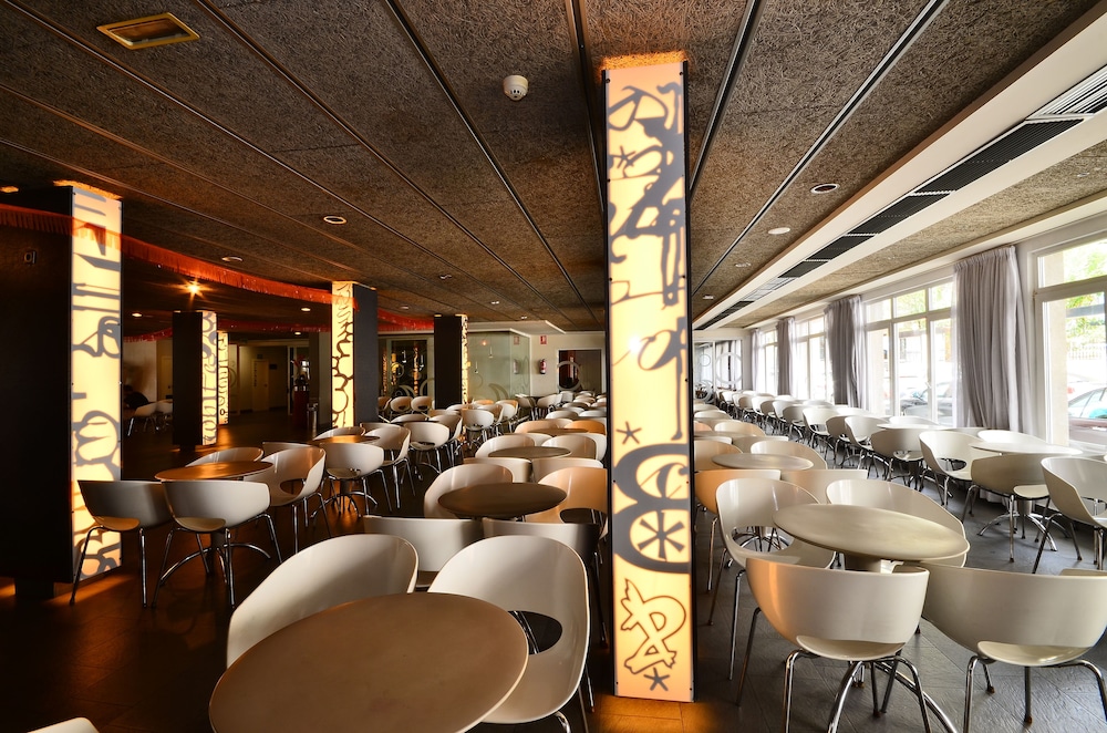 Hotel Sol & Sombra — Restaurant & bars in Benidorm, Valencian Community