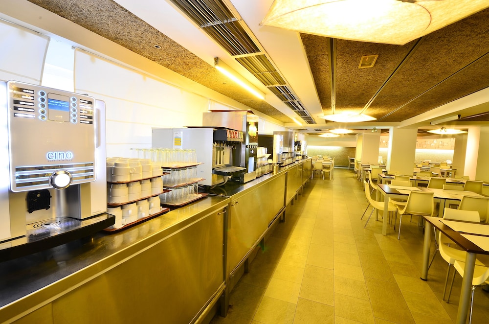 Hotel Sol & Sombra — Restaurant & bars in Benidorm, Valencian Community