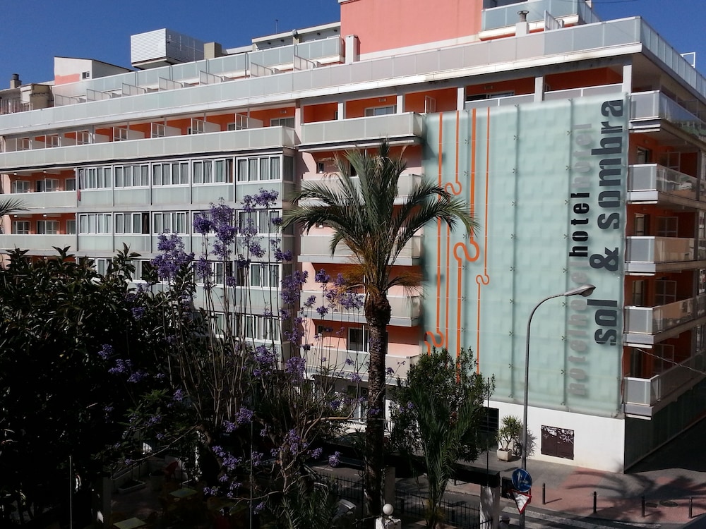 Hotel Sol & Sombra — Hotel building in Benidorm, Valencian Community
