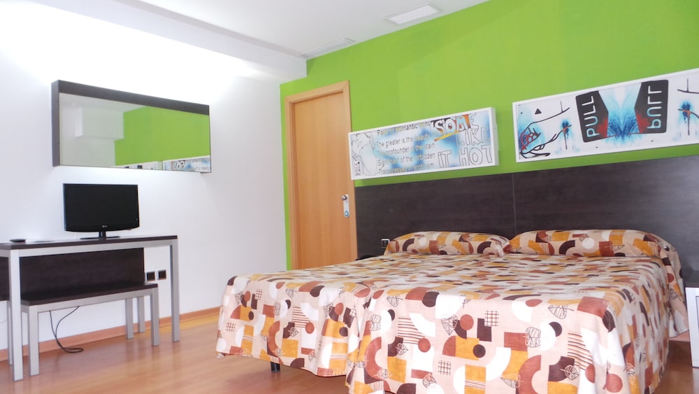 Hotel Sol & Sombra — Hotel rooms in Benidorm, Valencian Community