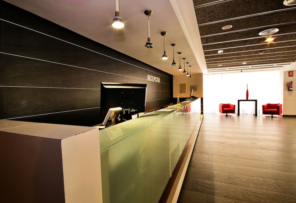 Hotel Sol & Sombra — Hotel building in Benidorm, Valencian Community