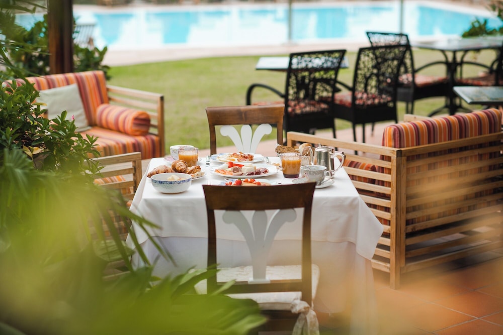 Villa Madrina Lovely and Dynamic Hotel — Restaurant & bars in Garda, Veneto