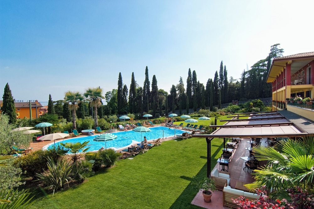 Villa Madrina Lovely and Dynamic Hotel