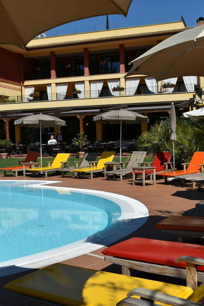 Villa Madrina Lovely and Dynamic Hotel — Swimming pool in Garda, Veneto