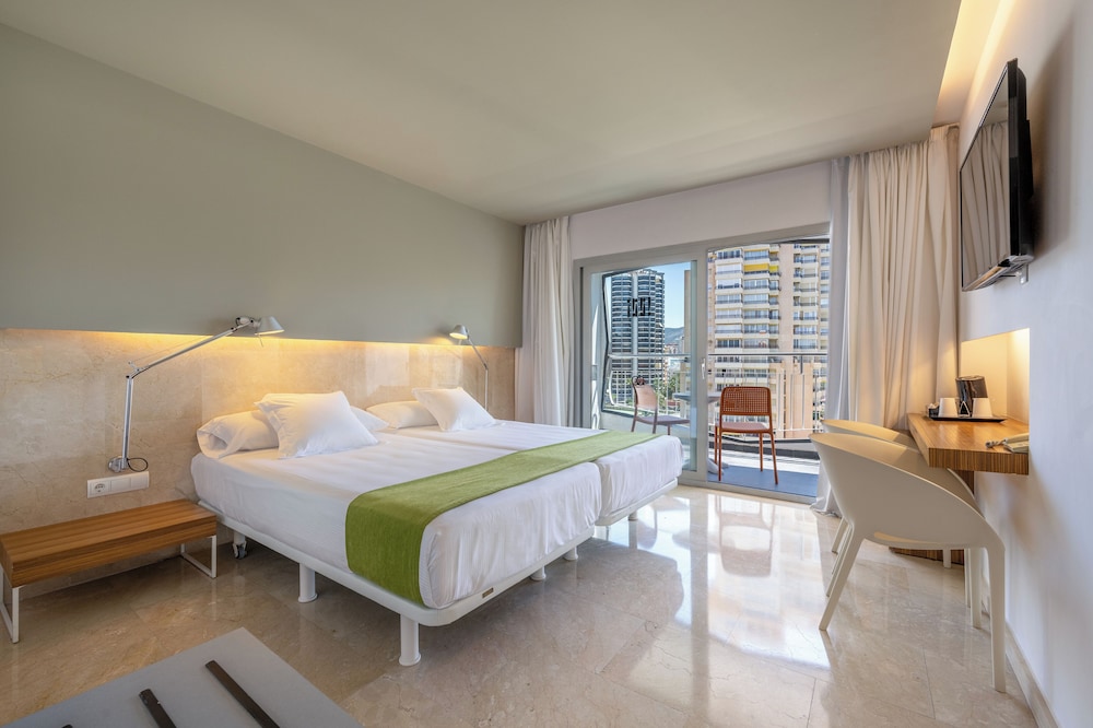 Climia Belroy 4* Superior Hotel — Hotel rooms in Benidorm, Valencian Community