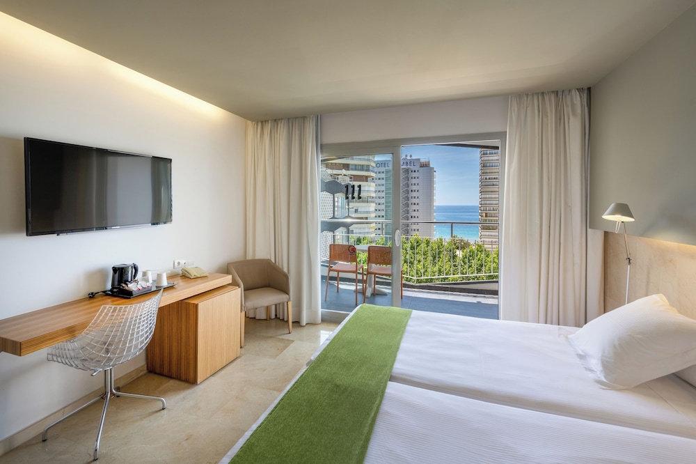 Climia Belroy 4* Superior Hotel — Hotel rooms in Benidorm, Valencian Community