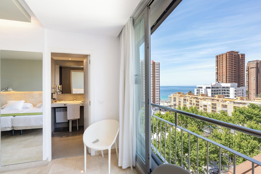 Climia Belroy 4* Superior Hotel — Hotel rooms in Benidorm, Valencian Community