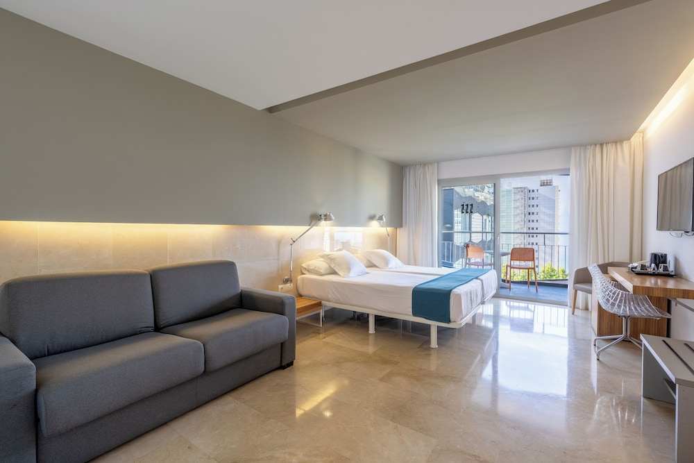 Climia Belroy 4* Superior Hotel — Hotel rooms in Benidorm, Valencian Community