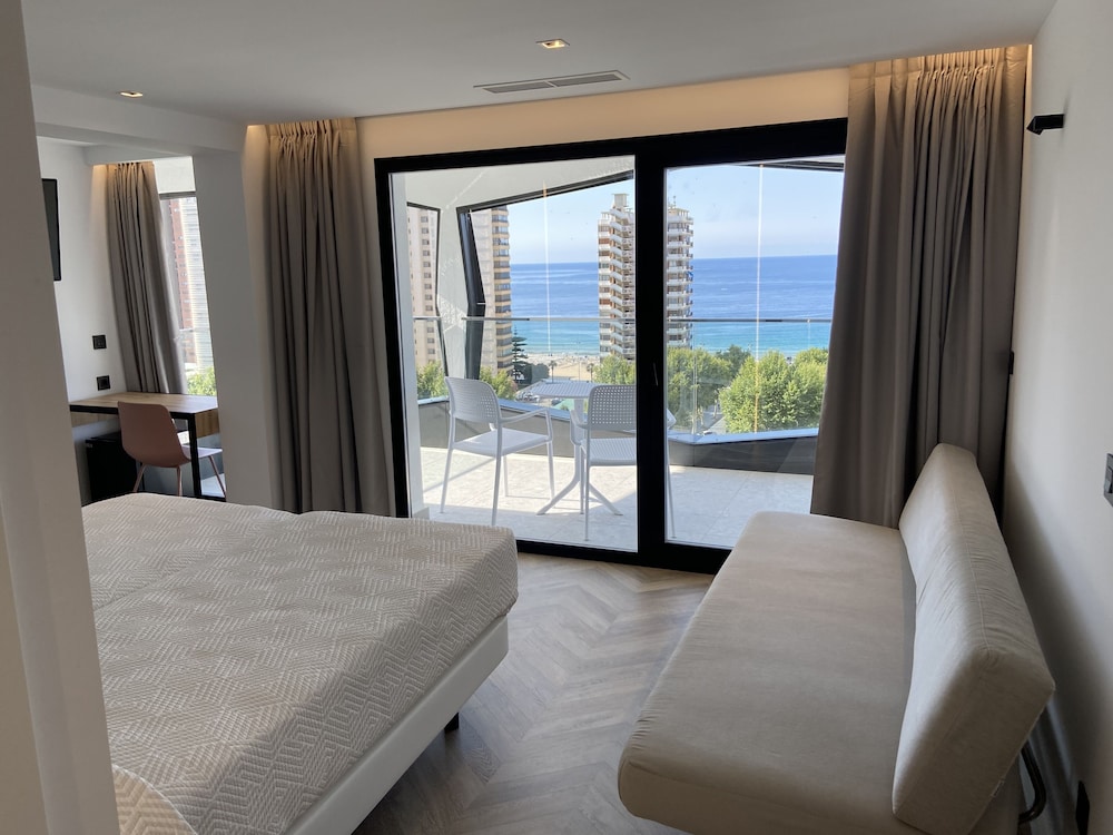 Climia Belroy 4* Superior Hotel — Hotel rooms in Benidorm, Valencian Community