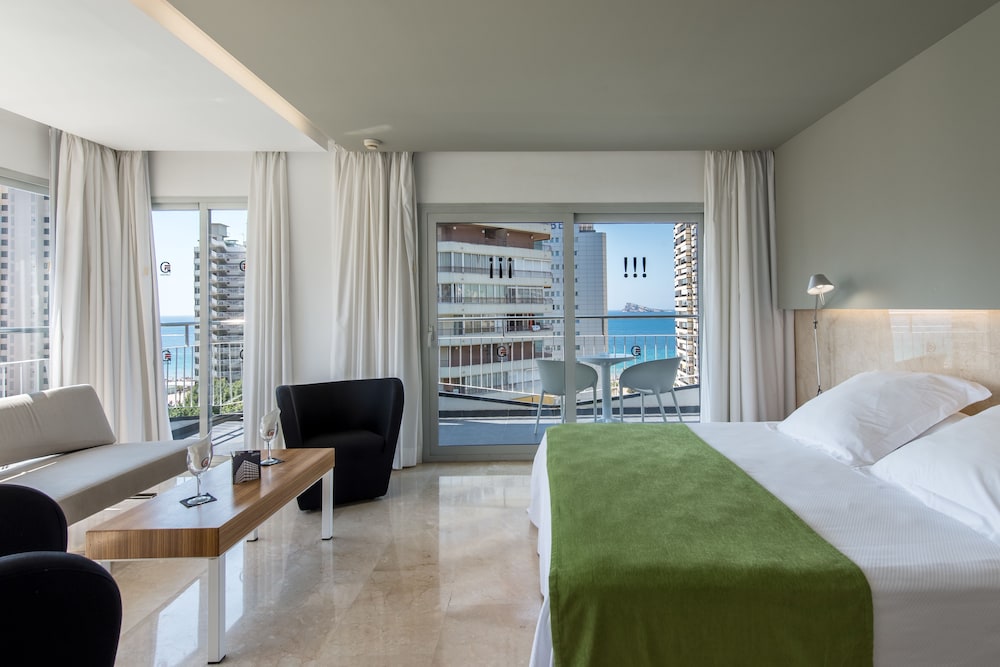 Climia Belroy 4* Superior Hotel — Hotel rooms in Benidorm, Valencian Community