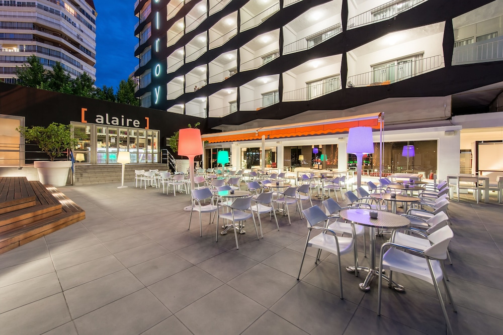 Climia Belroy 4* Superior Hotel — Restaurant & bars in Benidorm, Valencian Community