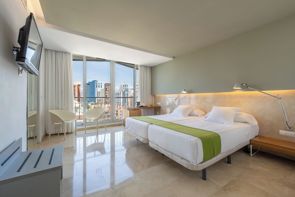 Climia Belroy 4* Superior Hotel — Hotel rooms in Benidorm, Valencian Community