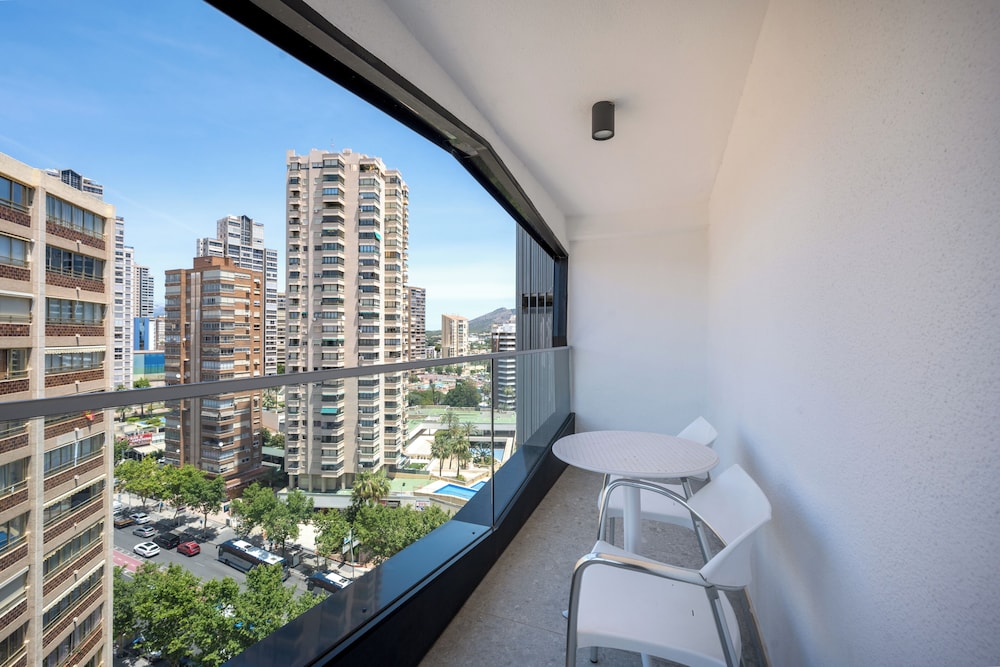 Climia Belroy 4* Superior Hotel — Hotel rooms in Benidorm, Valencian Community