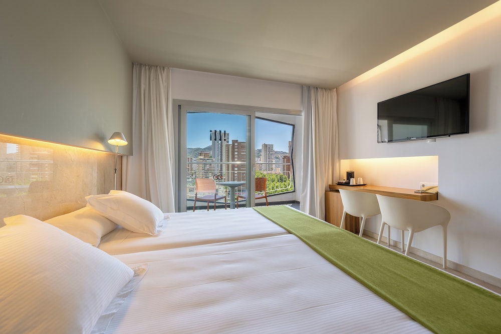 Climia Belroy 4* Superior Hotel — Hotel rooms in Benidorm, Valencian Community